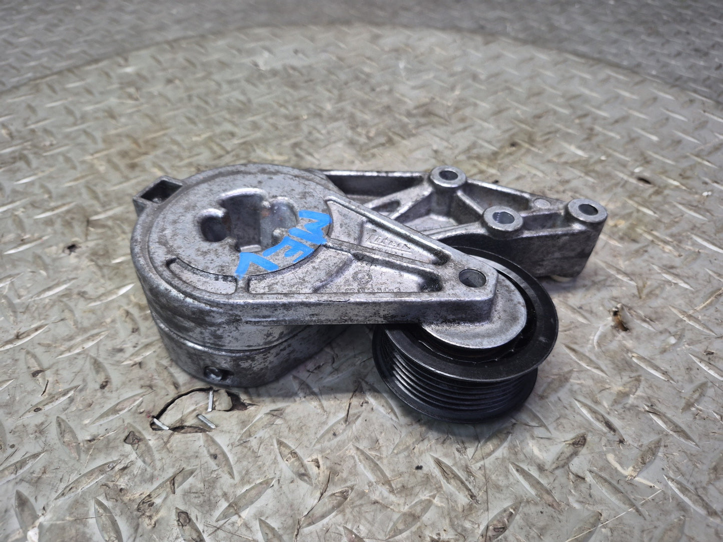 01-03 VW Eurovan T4 2.8L Engine Motor Serpentine Belt Tensioner 021145299A OEM