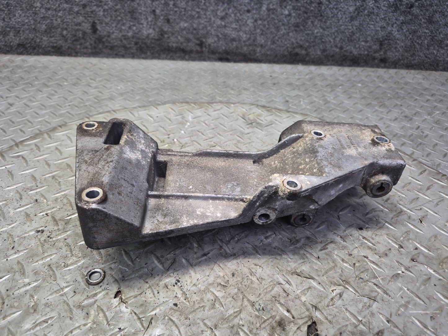 01-03 VW Eurovan T4 2.8L AXK Power Steering Alternator Mounting Bracket OEM