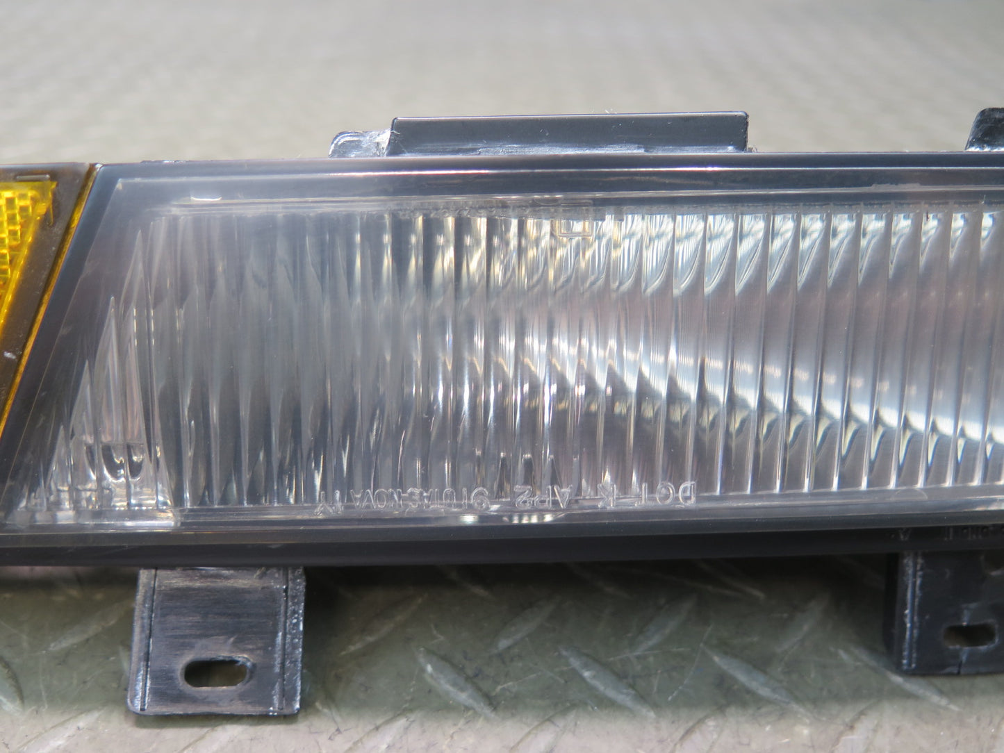 92-96 Chevrolet Corvette C4 Front Left Turn Signal Marker Light Lamp OEM