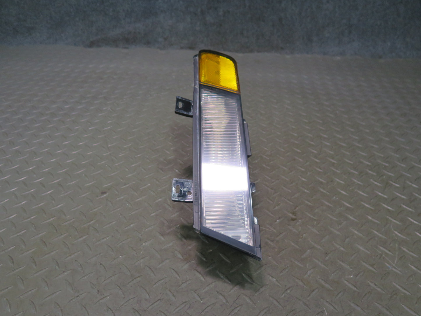 92-96 Chevrolet Corvette C4 Front Left Turn Signal Marker Light Lamp OEM