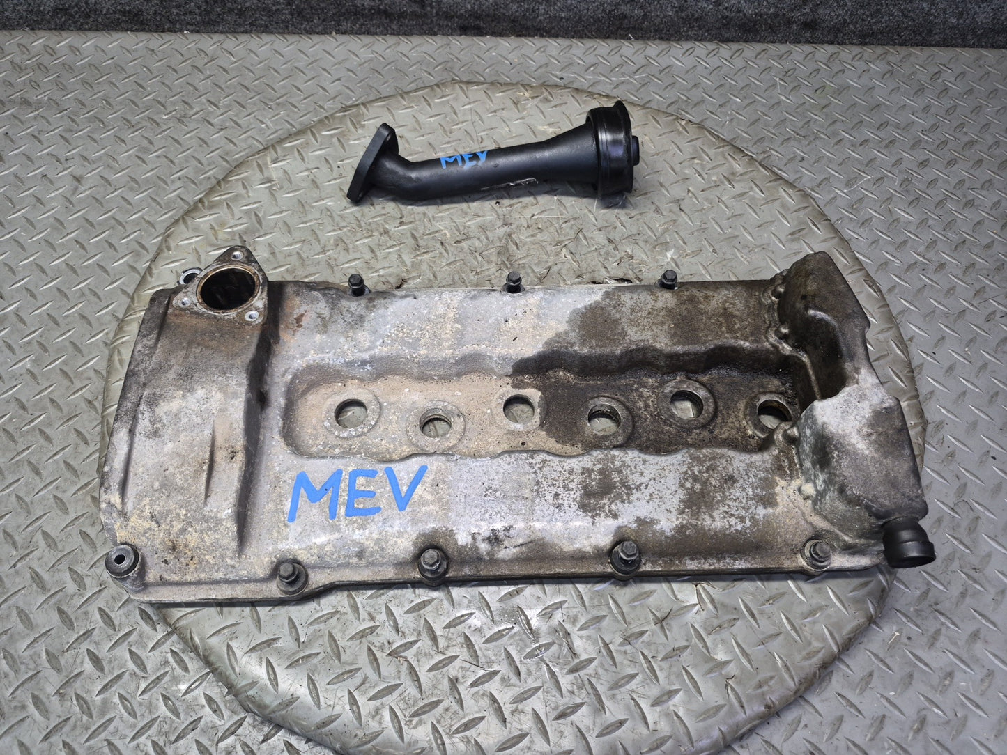 01-03 VW Eurovan T4 2.8L AXK Engine Cylinder Head Valve Cover w Oil Neck OEM