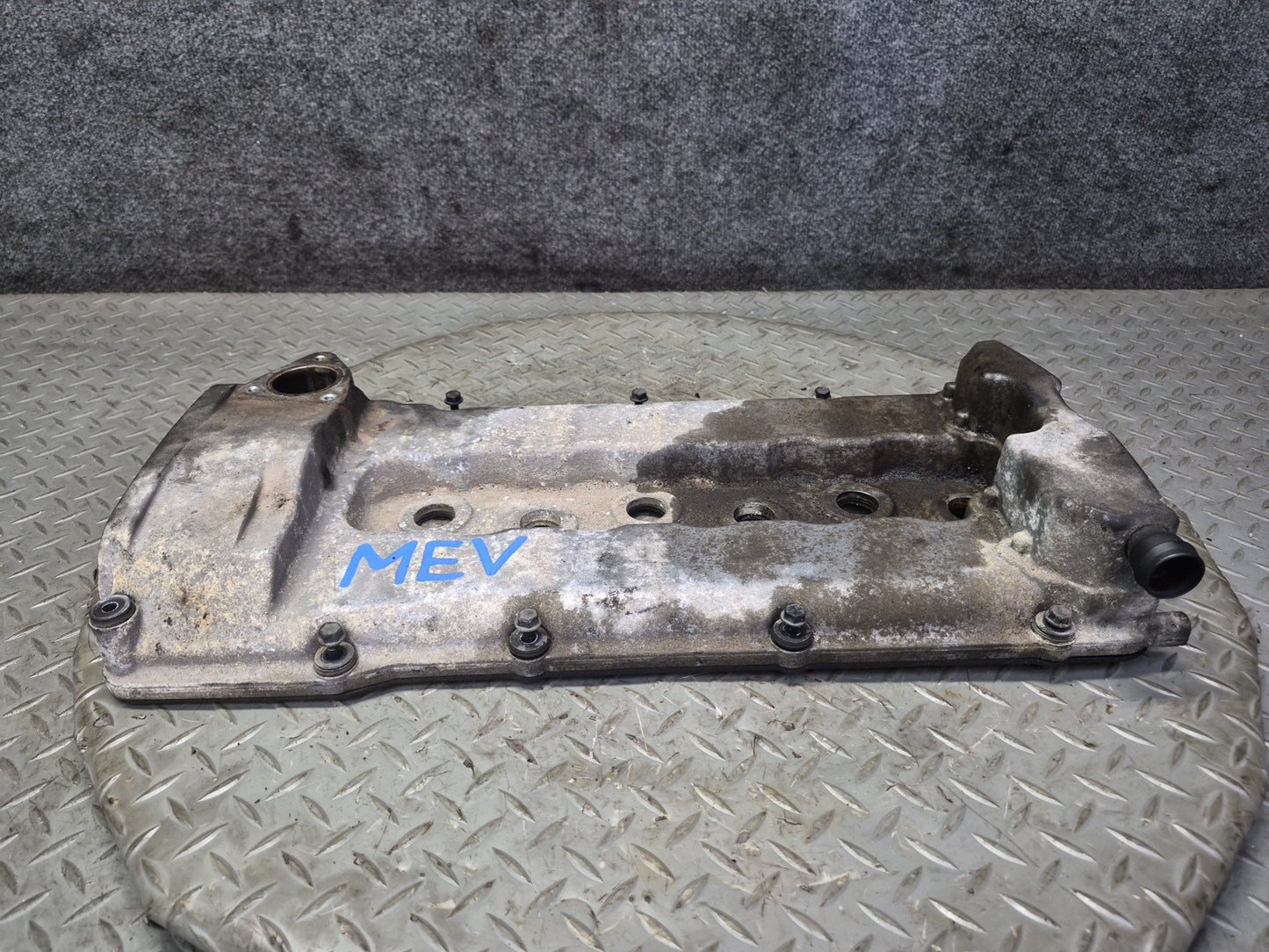 01-03 VW Eurovan T4 2.8L AXK Engine Cylinder Head Valve Cover w Oil Neck OEM