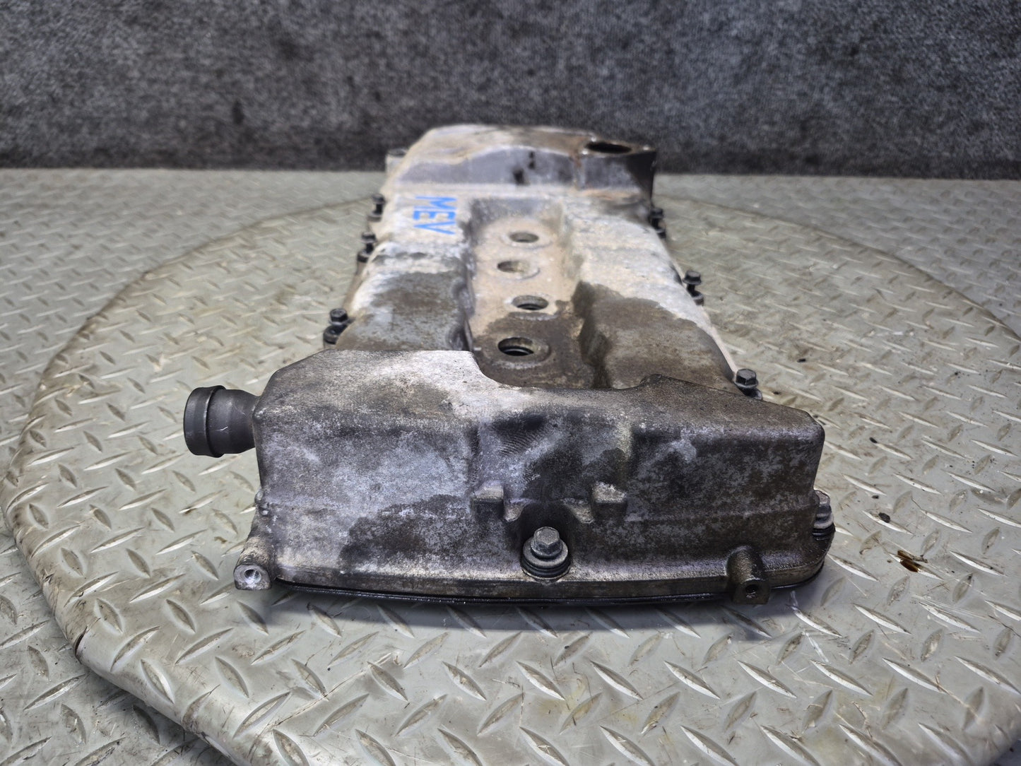 01-03 VW Eurovan T4 2.8L AXK Engine Cylinder Head Valve Cover w Oil Neck OEM