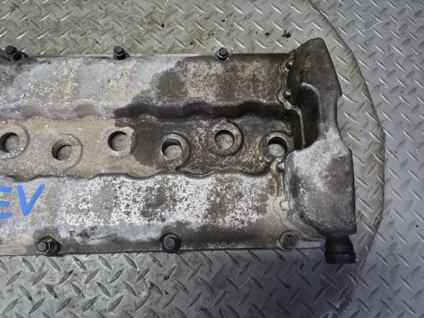 01-03 VW Eurovan T4 2.8L AXK Engine Cylinder Head Valve Cover w Oil Neck OEM
