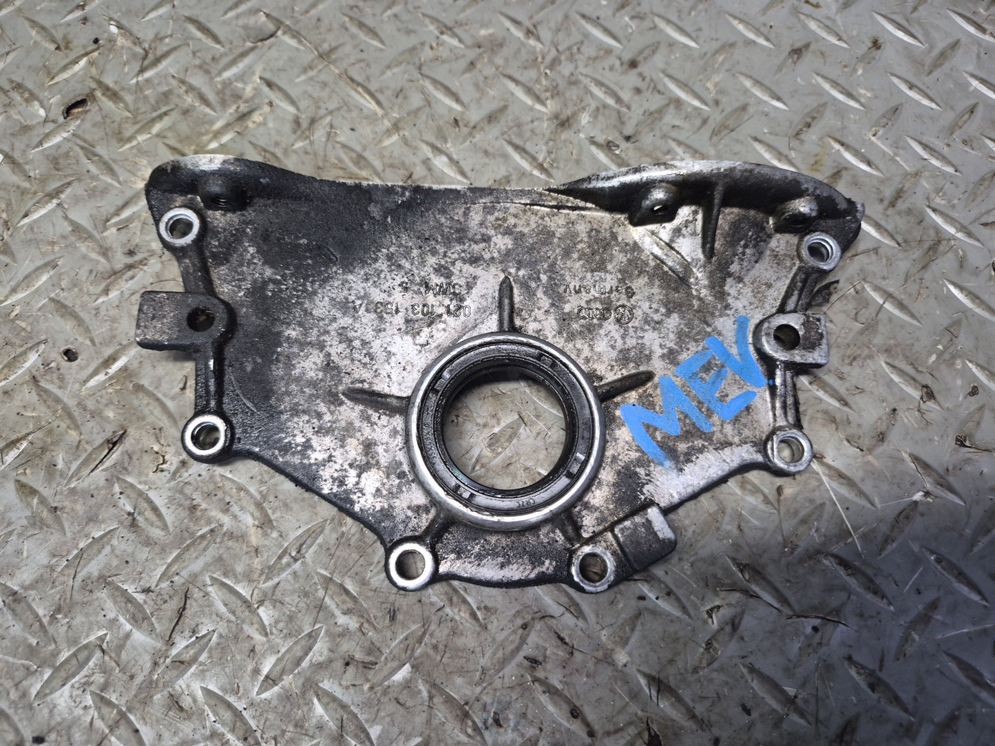 01-03 VW Eurovan T4 2.8L Engine Motor Front Oil Seal Plate Housing 021103153A