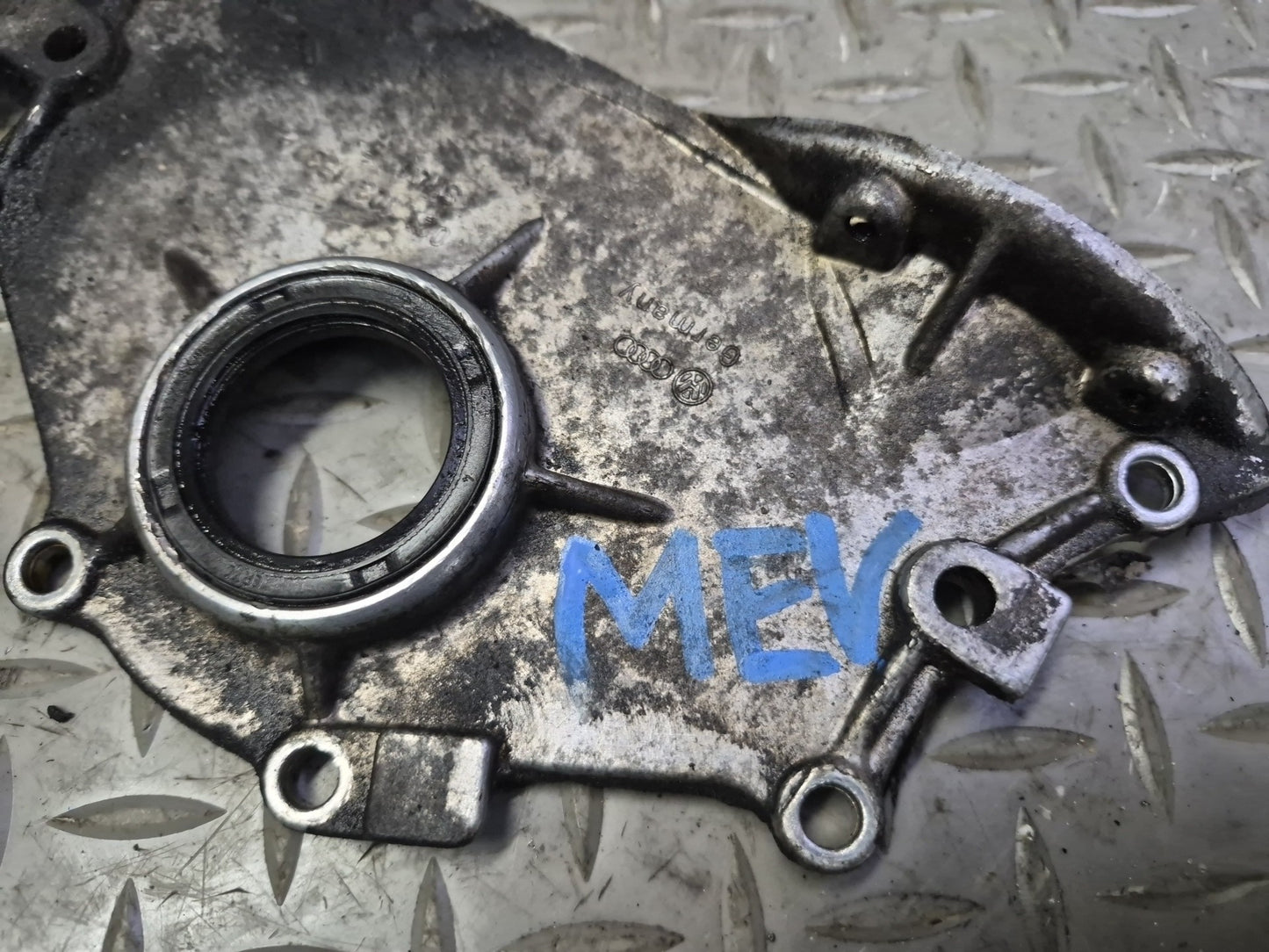 01-03 VW Eurovan T4 2.8L Engine Motor Front Oil Seal Plate Housing 021103153A