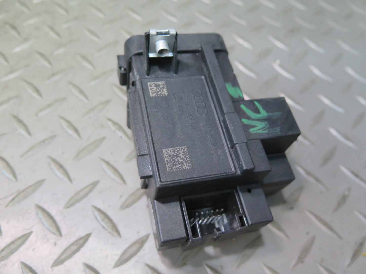 08-16 Audi S5 B8 Ignition Switch w Trim & Door Lock Cilinder KEY FOB Vallet Set