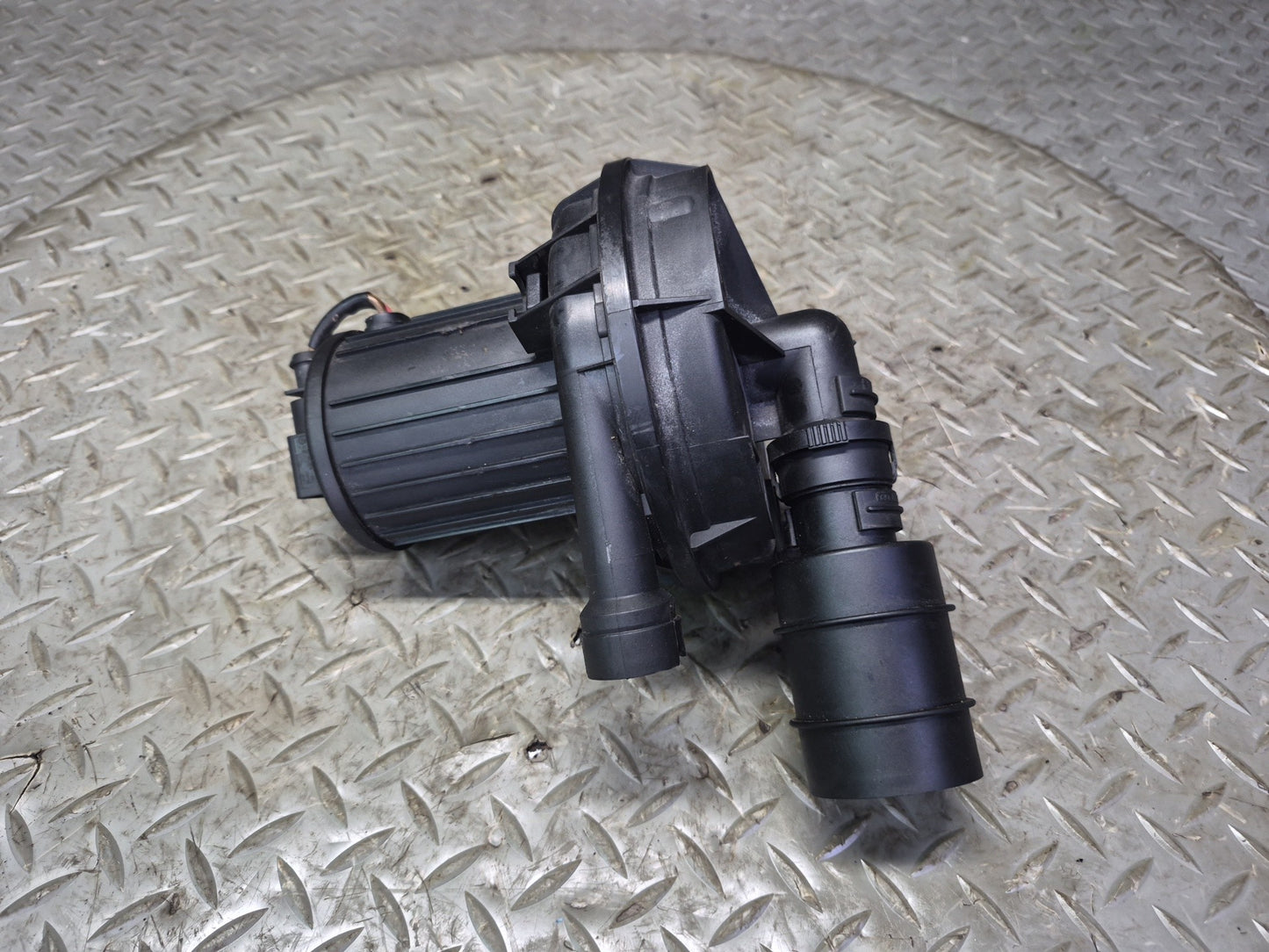 01-03 VW Eurovan T4 Secondary Air Injection Smog Pump 06A959253B OEM