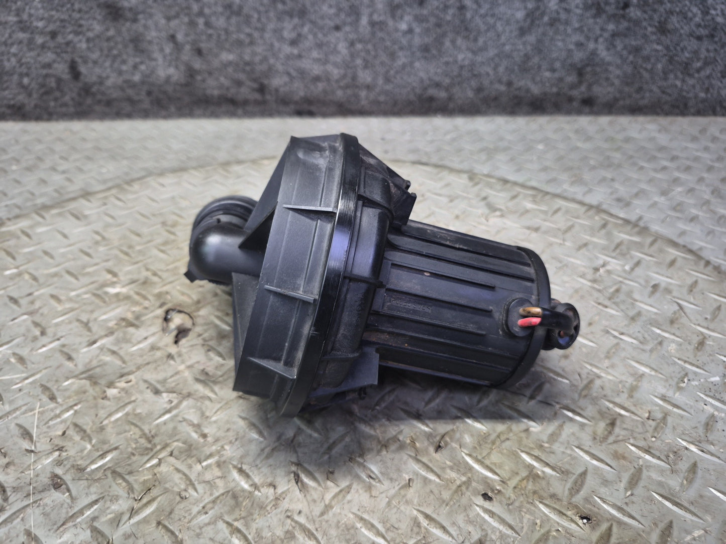 01-03 VW Eurovan T4 Secondary Air Injection Smog Pump 06A959253B OEM