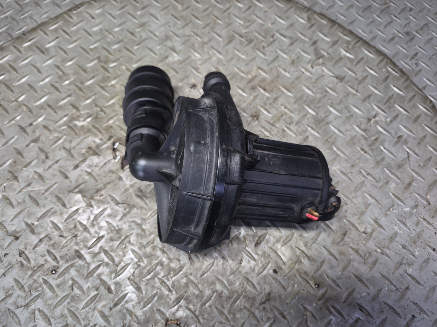 01-03 VW Eurovan T4 Secondary Air Injection Smog Pump 06A959253B OEM