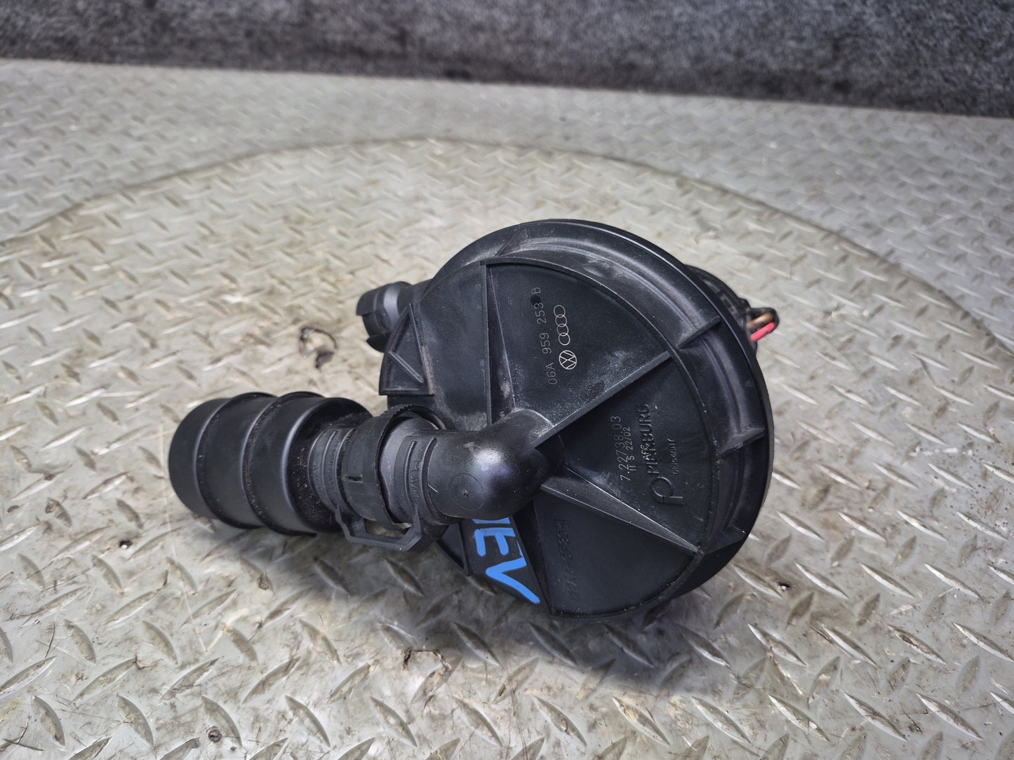 01-03 VW Eurovan T4 Secondary Air Injection Smog Pump 06A959253B OEM