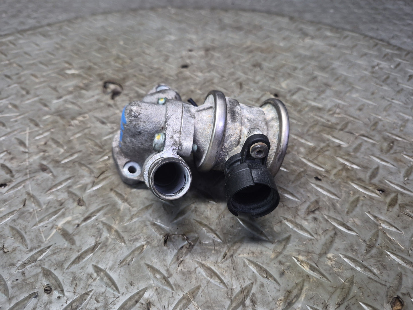 01-03 VW Eurovan T4 2.8L EGR Combi Valve w Bracket OEM