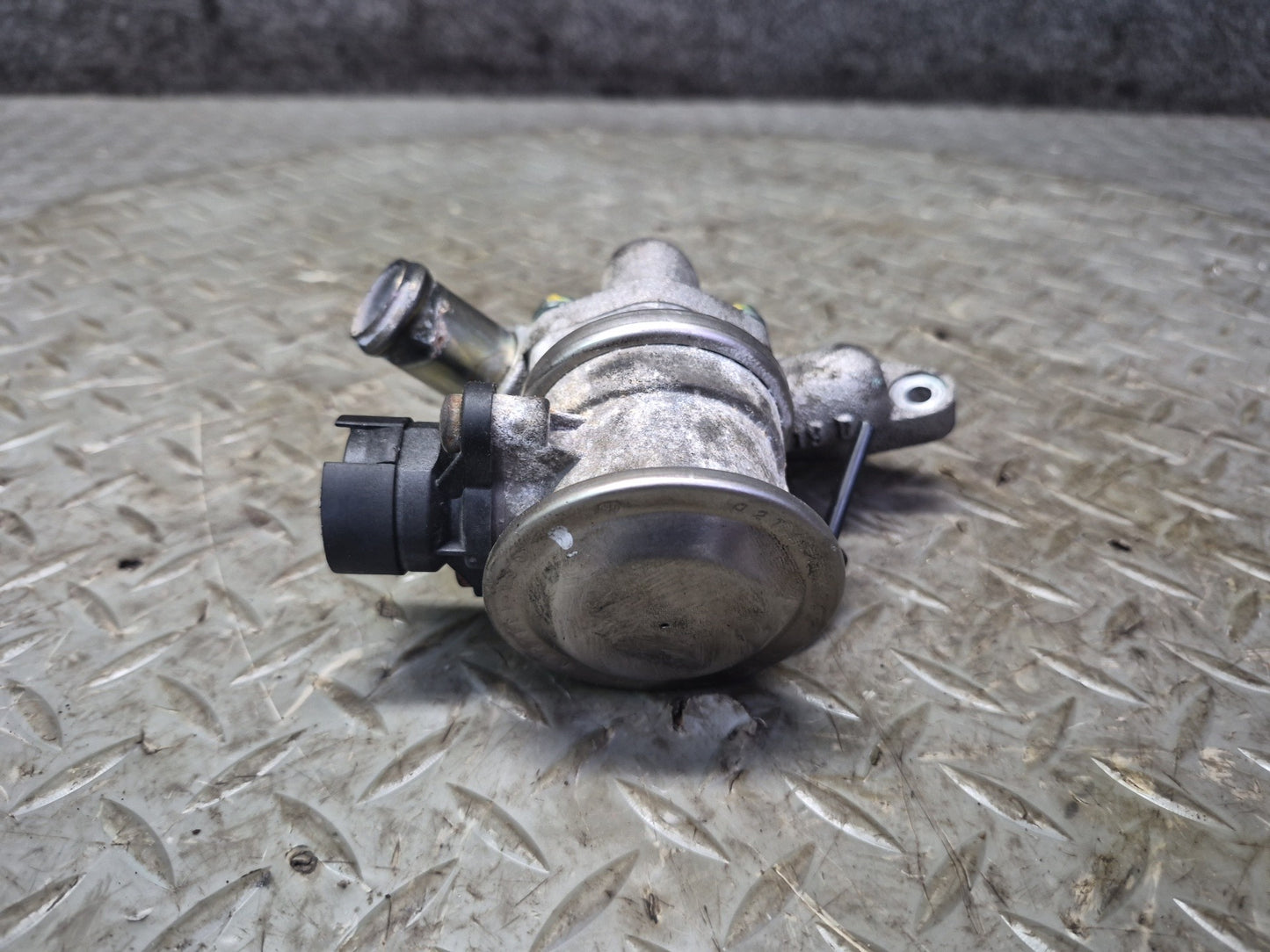 01-03 VW Eurovan T4 2.8L EGR Combi Valve w Bracket OEM