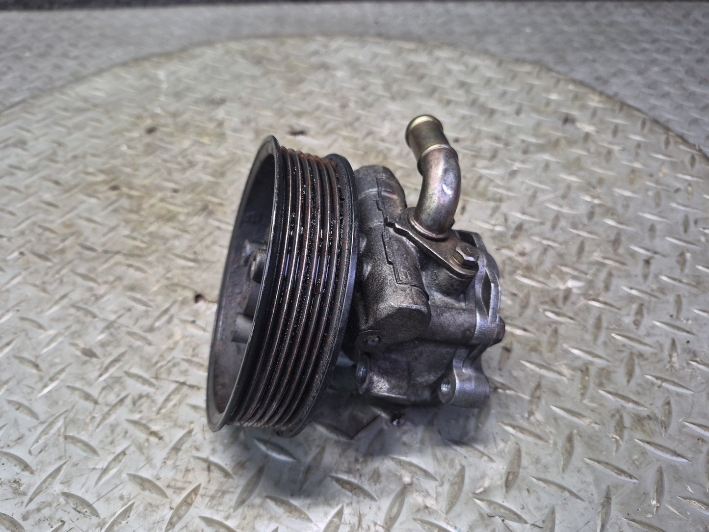 01-03 VW Eurovan T4 2.8L Power Steering Pump w Pulley OEM