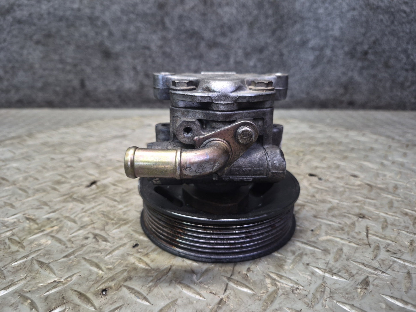 01-03 VW Eurovan T4 2.8L Power Steering Pump w Pulley OEM
