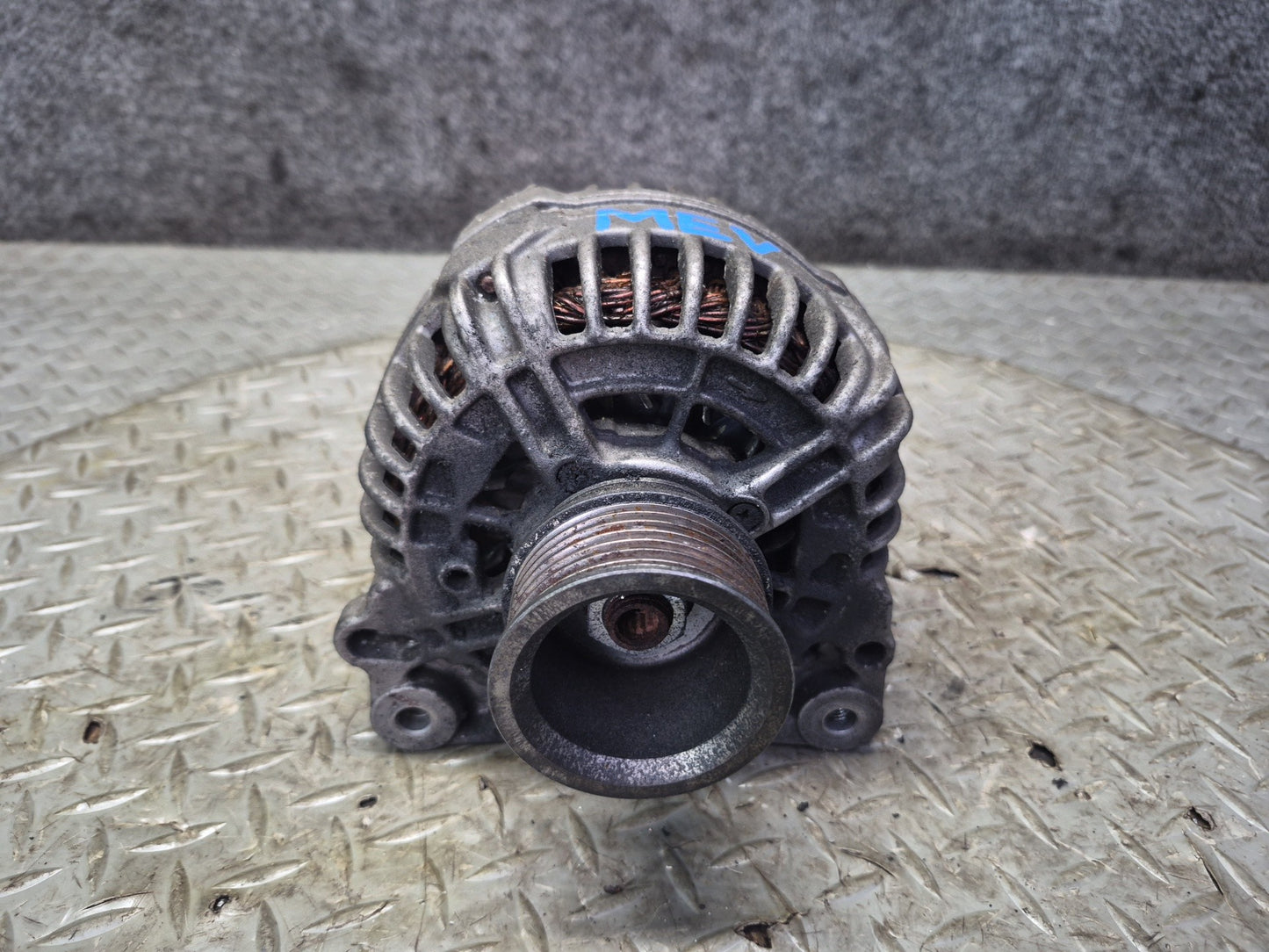 01-03 VW Eurovan T4 2.8L Engine Motor Alternator Generator OEM
