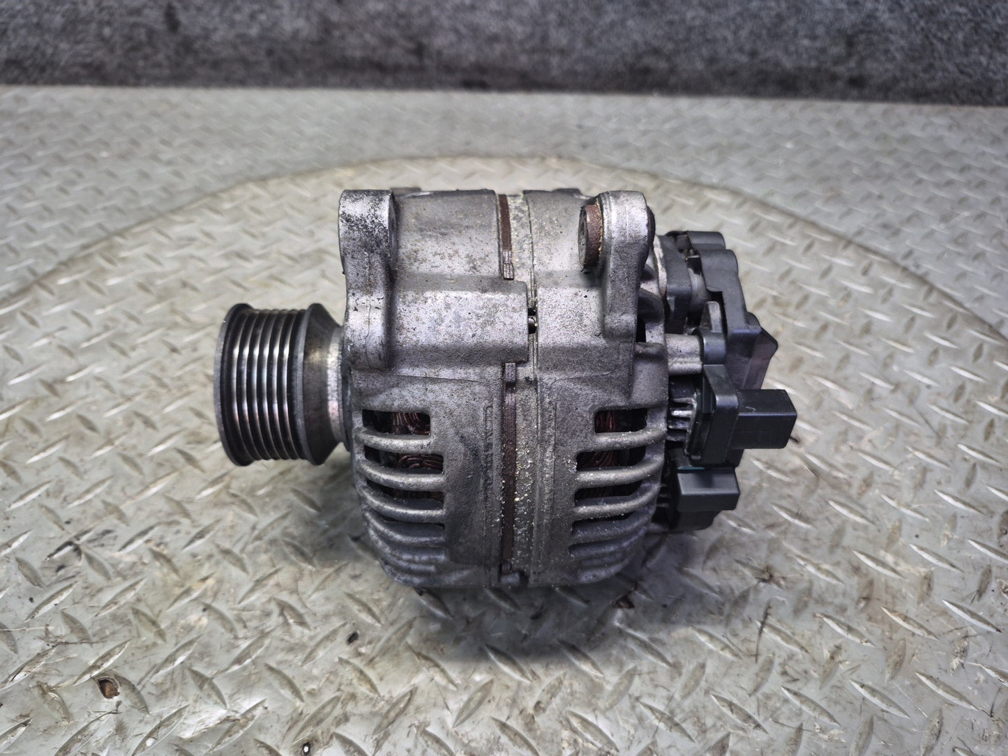 01-03 VW Eurovan T4 2.8L Engine Motor Alternator Generator OEM