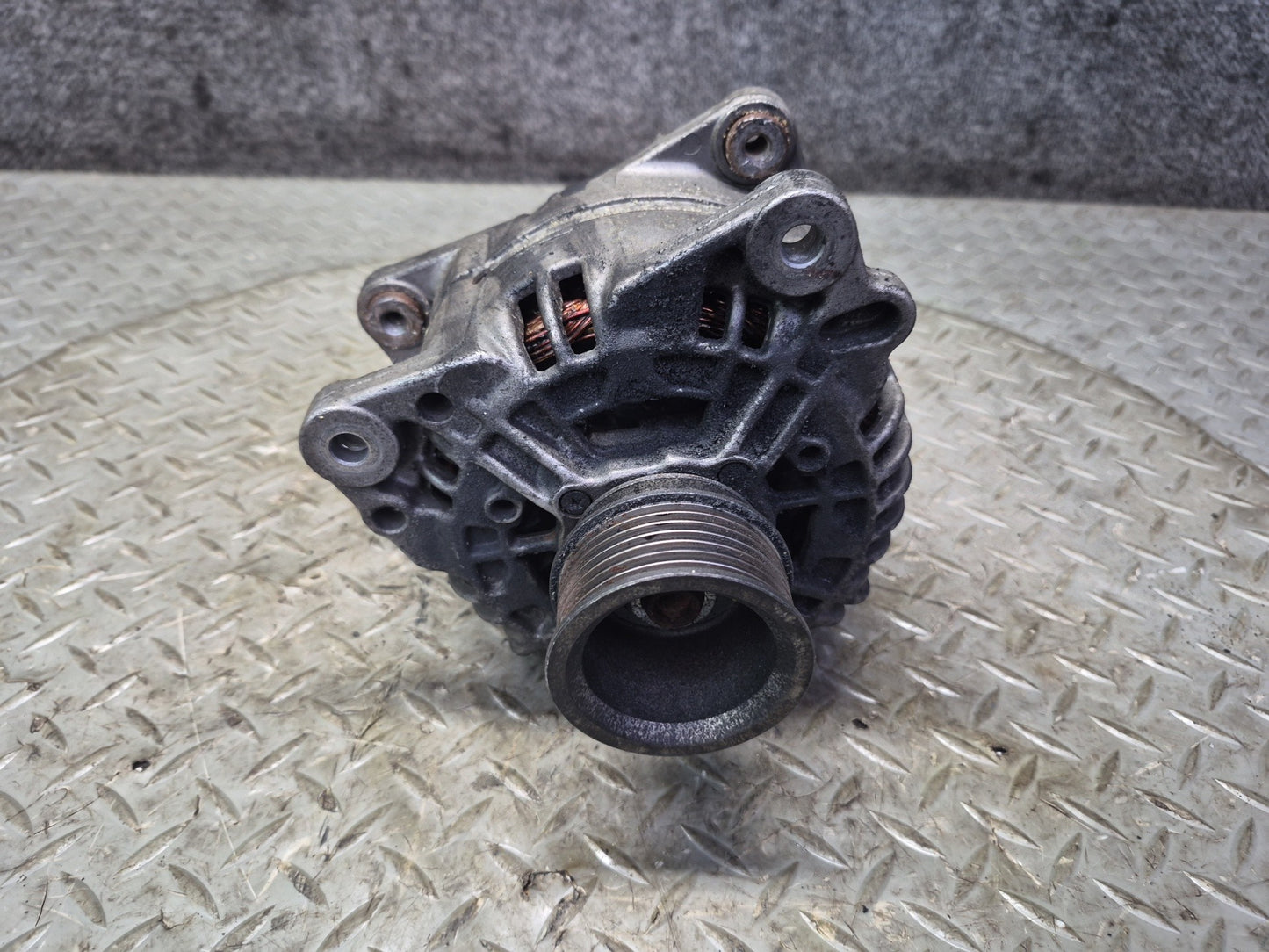 01-03 VW Eurovan T4 2.8L Engine Motor Alternator Generator OEM