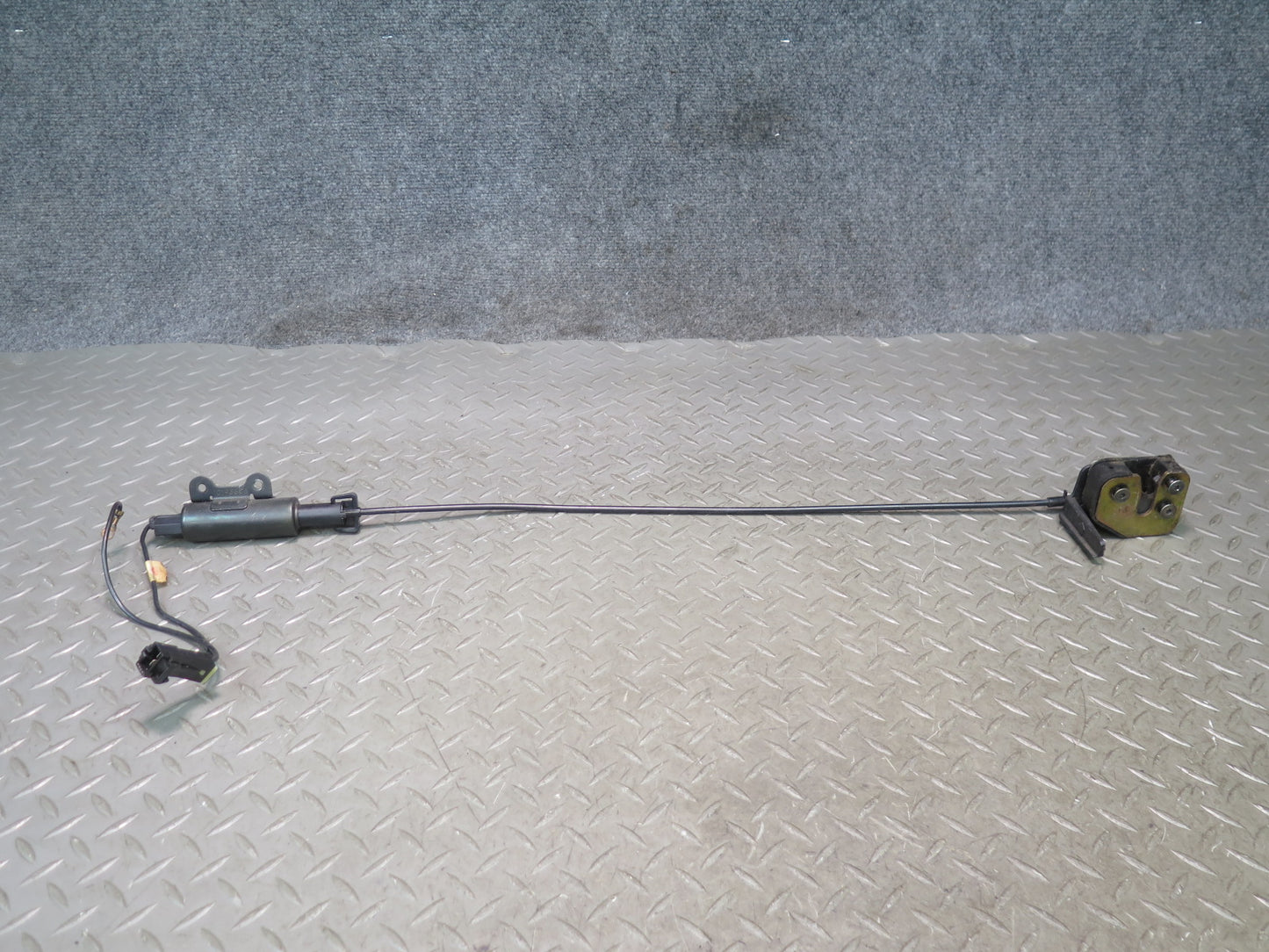 92-96 Chevrolet Corvette C4 Convertible Set of 2 TOP Roof Tonneau Lock Latch OEM