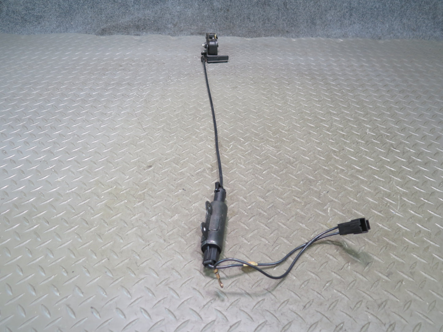 92-96 Chevrolet Corvette C4 Convertible Set of 2 TOP Roof Tonneau Lock Latch OEM