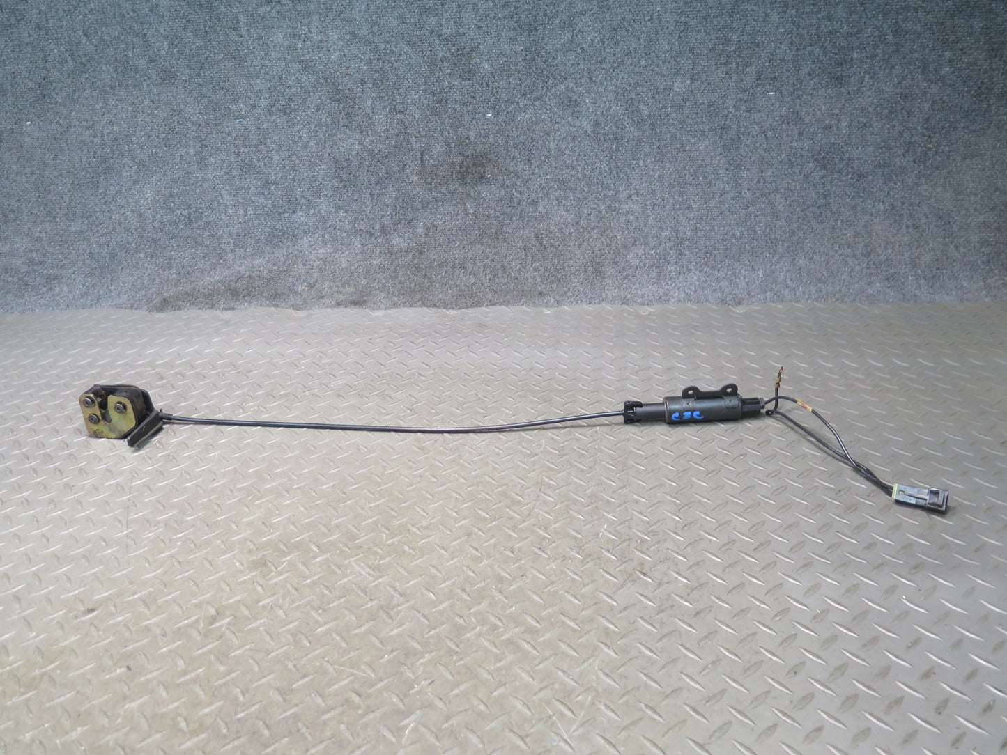 92-96 Chevrolet Corvette C4 Convertible Set of 2 TOP Roof Tonneau Lock Latch OEM