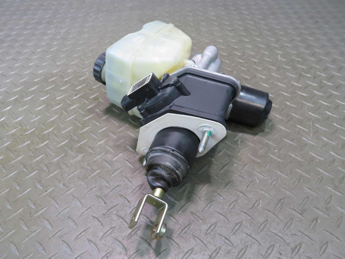 03-08 Mercedes R230 SL55 AMG Master Cylinder Brake Booster w Reservoir OEM