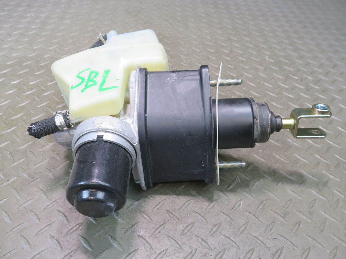 03-08 Mercedes R230 SL55 AMG Master Cylinder Brake Booster w Reservoir OEM