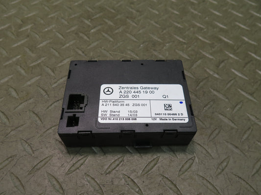 03-06 Mercedes R230 Sl-class Gateway Control Module 2204451900 OEM