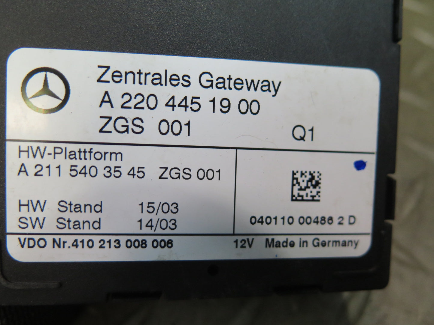 03-06 Mercedes R230 Sl-class Gateway Control Module 2204451900 OEM