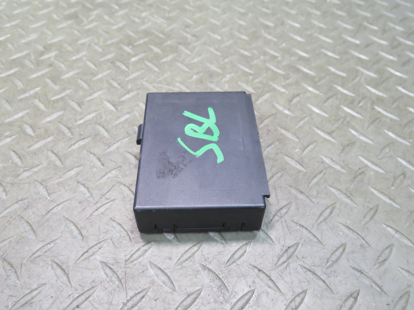 03-06 Mercedes R230 Sl-class Gateway Control Module 2204451900 OEM