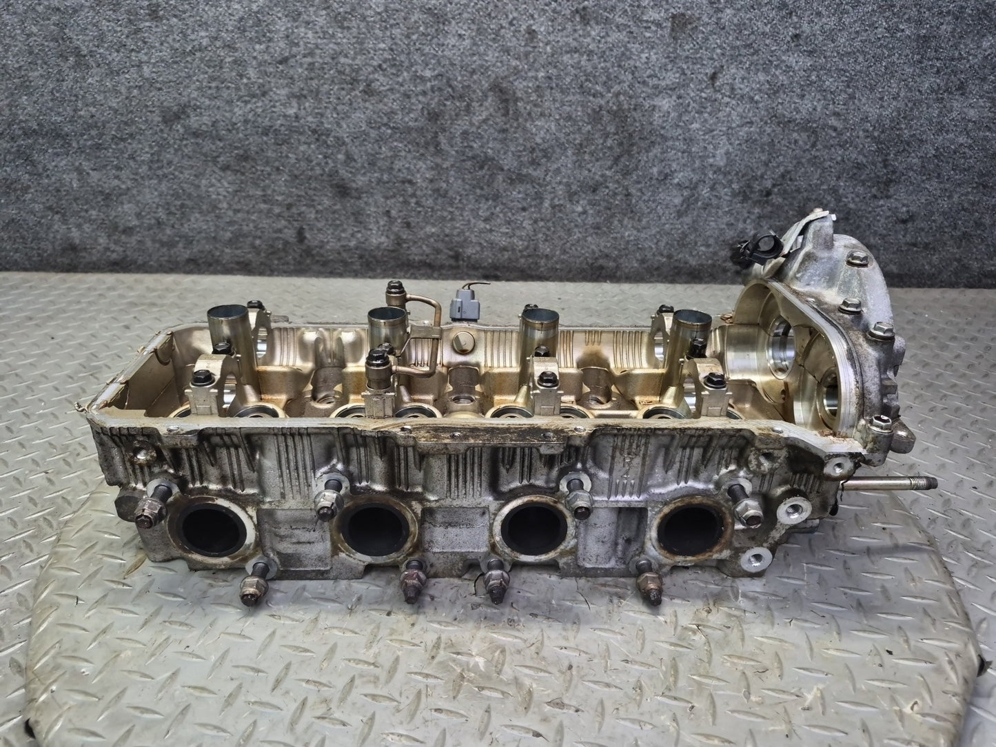 98-00 Lexus LS400 SC400 1UZFE 4.0L Right Engine Cylinder Head 115K Miles OEM