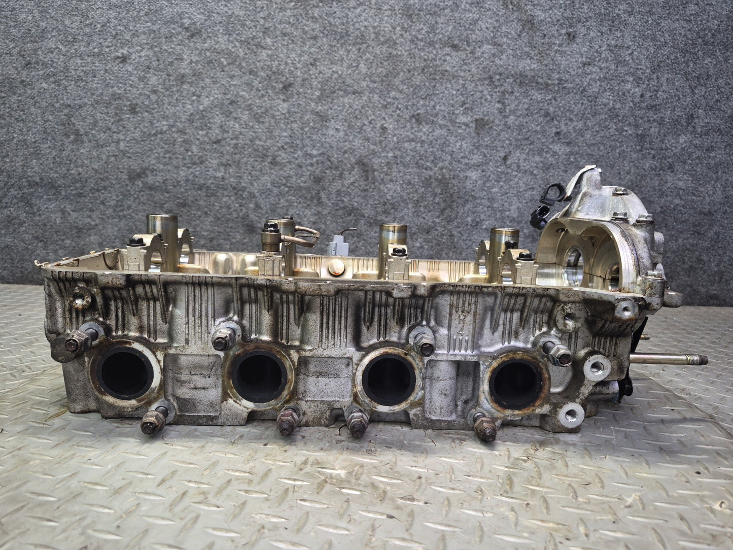 98-00 Lexus LS400 SC400 1UZFE 4.0L Right Engine Cylinder Head 115K Miles OEM