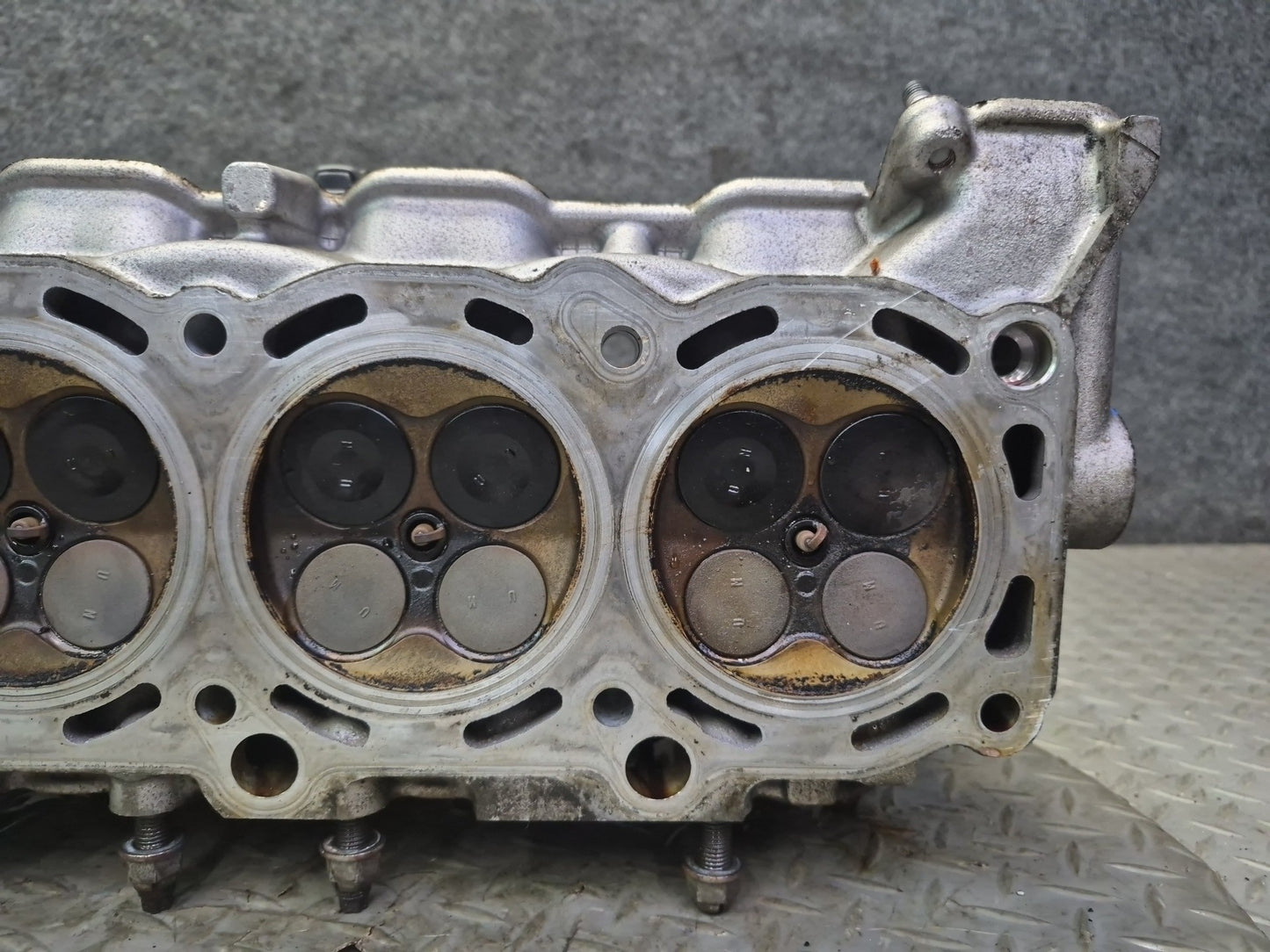 98-00 Lexus LS400 SC400 1UZFE 4.0L Right Engine Cylinder Head 115K Miles OEM