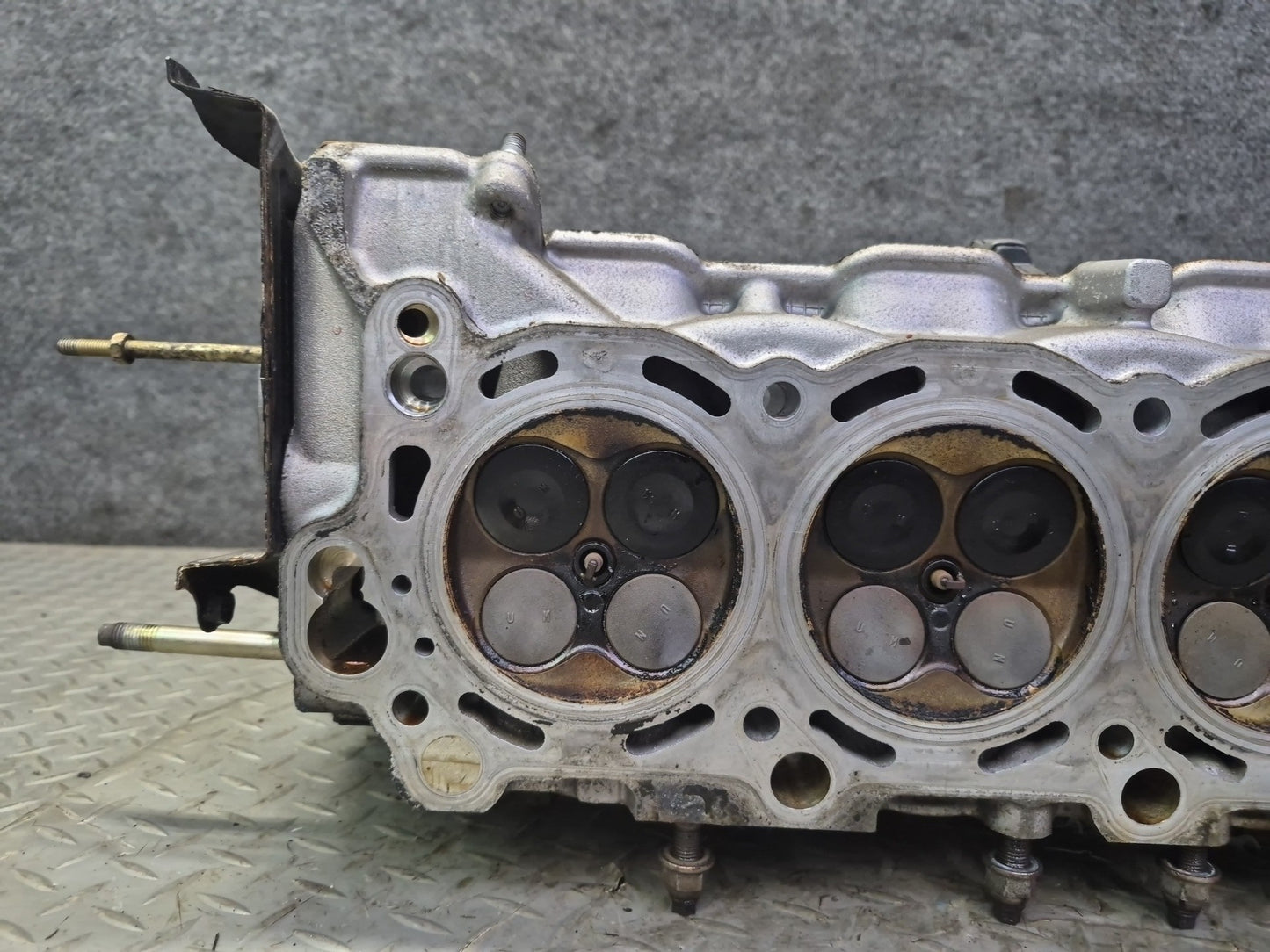 98-00 Lexus LS400 SC400 1UZFE 4.0L Right Engine Cylinder Head 115K Miles OEM