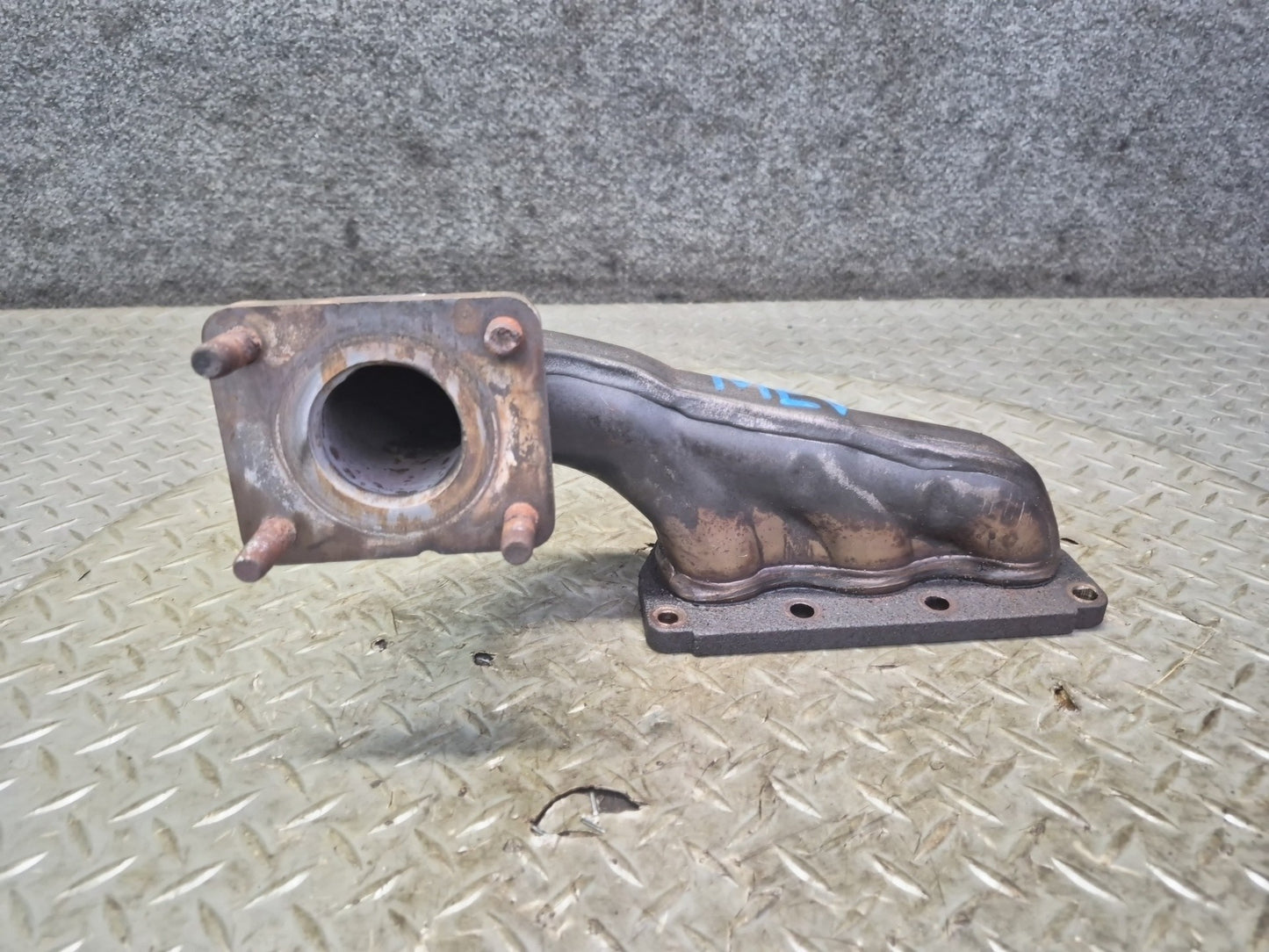 01-03 VW Eurovan T4 2.8L AXK Set of 2 Engine Exhaust Manifold OEM