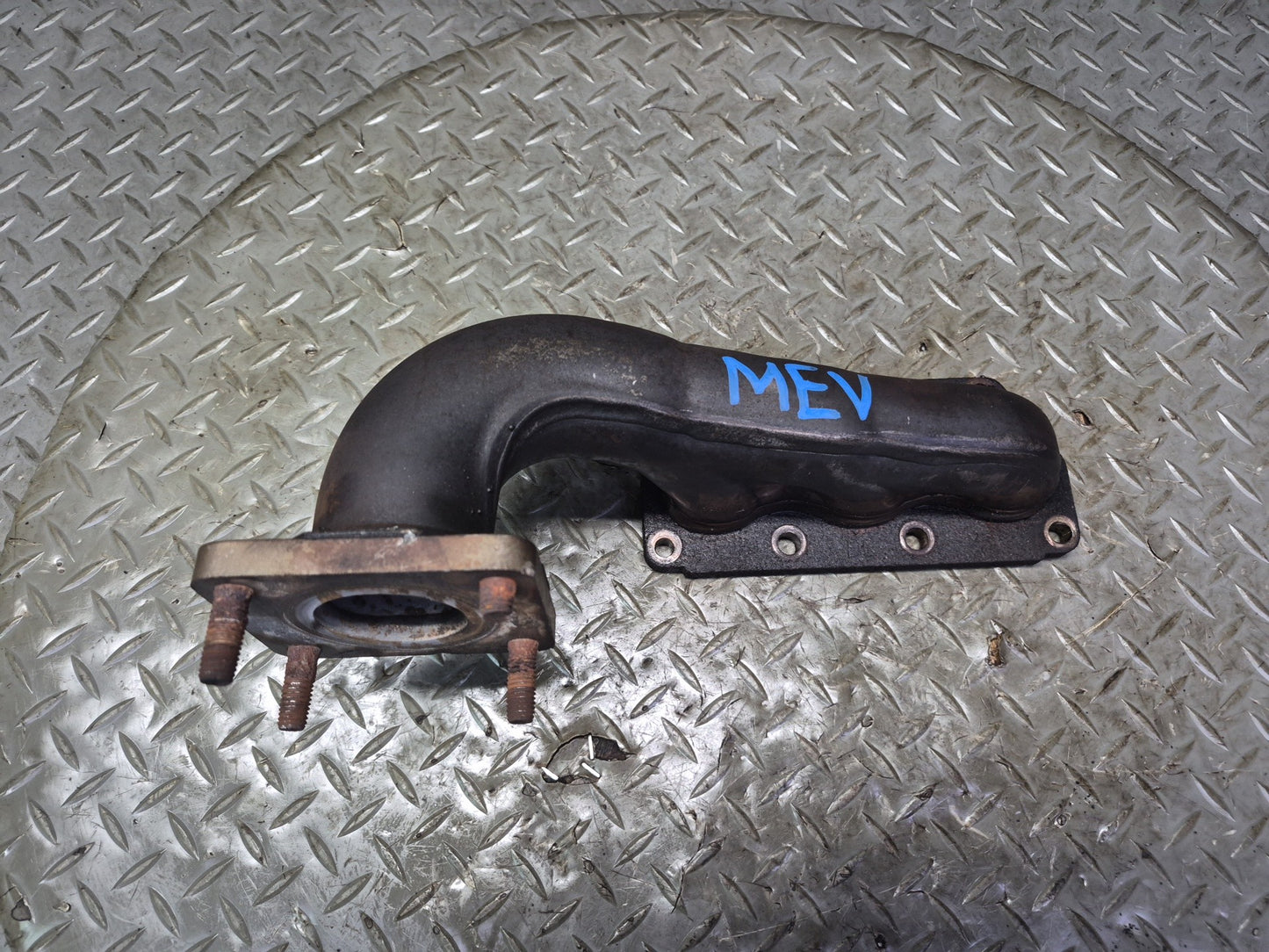 01-03 VW Eurovan T4 2.8L AXK Set of 2 Engine Exhaust Manifold OEM