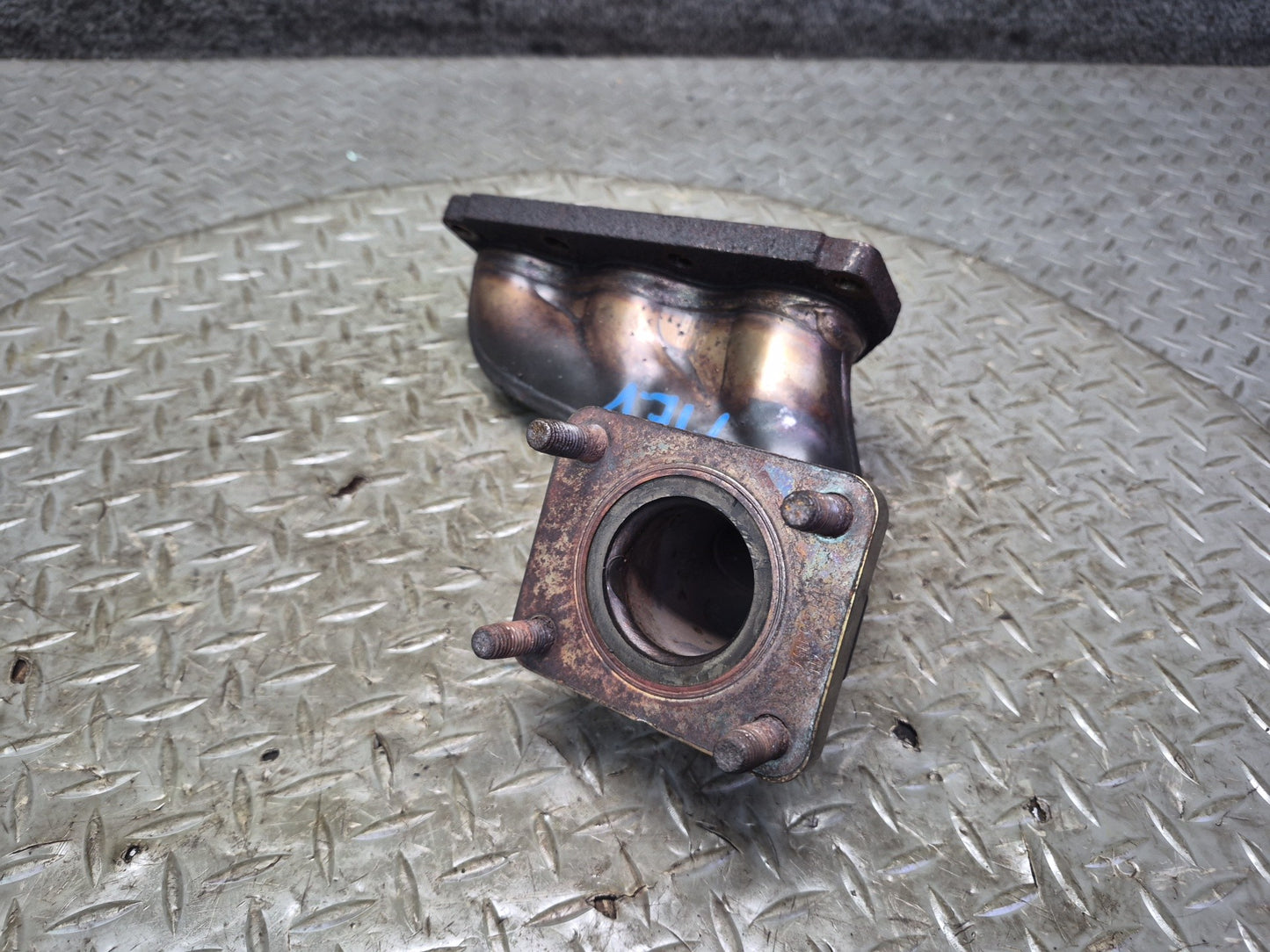 01-03 VW Eurovan T4 2.8L AXK Set of 2 Engine Exhaust Manifold OEM