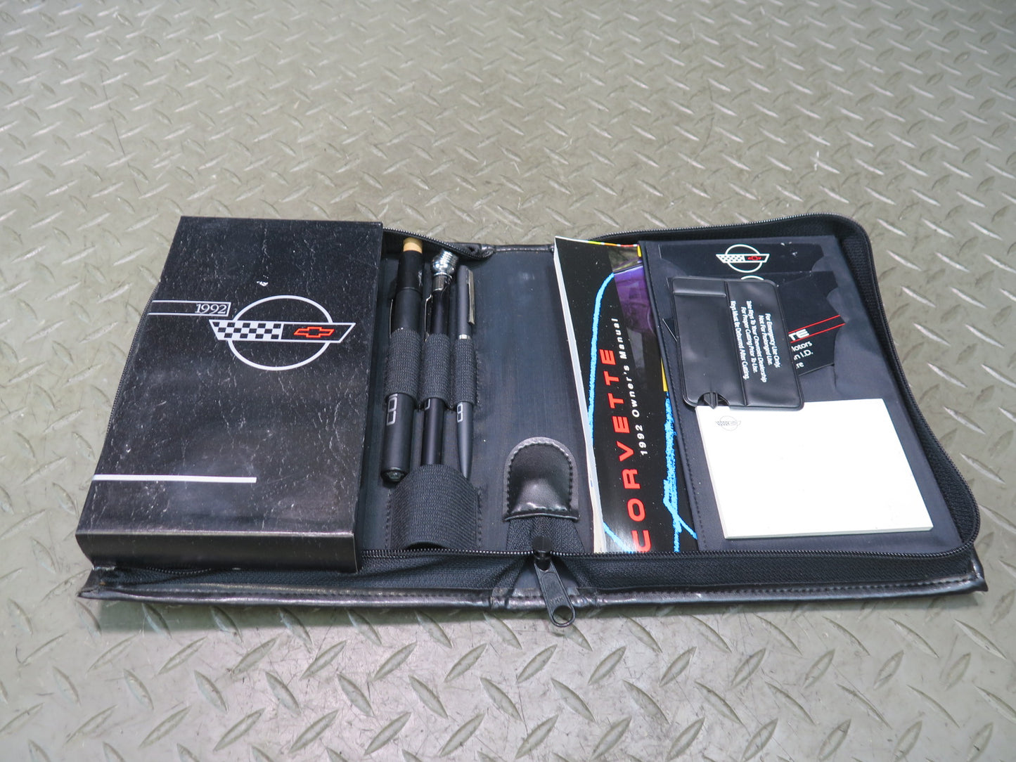1992 Chevrolet Corvette C4 Owner User Guide Manual Book Flash Light Set w Case