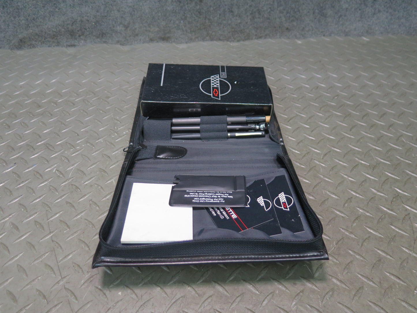 1992 Chevrolet Corvette C4 Owner User Guide Manual Book Flash Light Set w Case