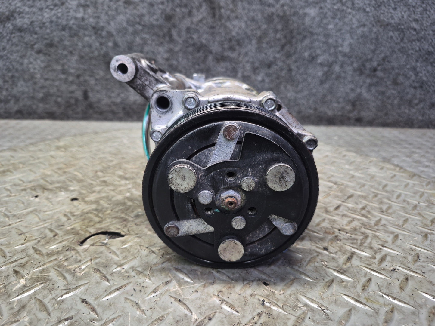 01-03 VW Eurovan T4 2.8L AXK A/C Air Condition Compressor OEM