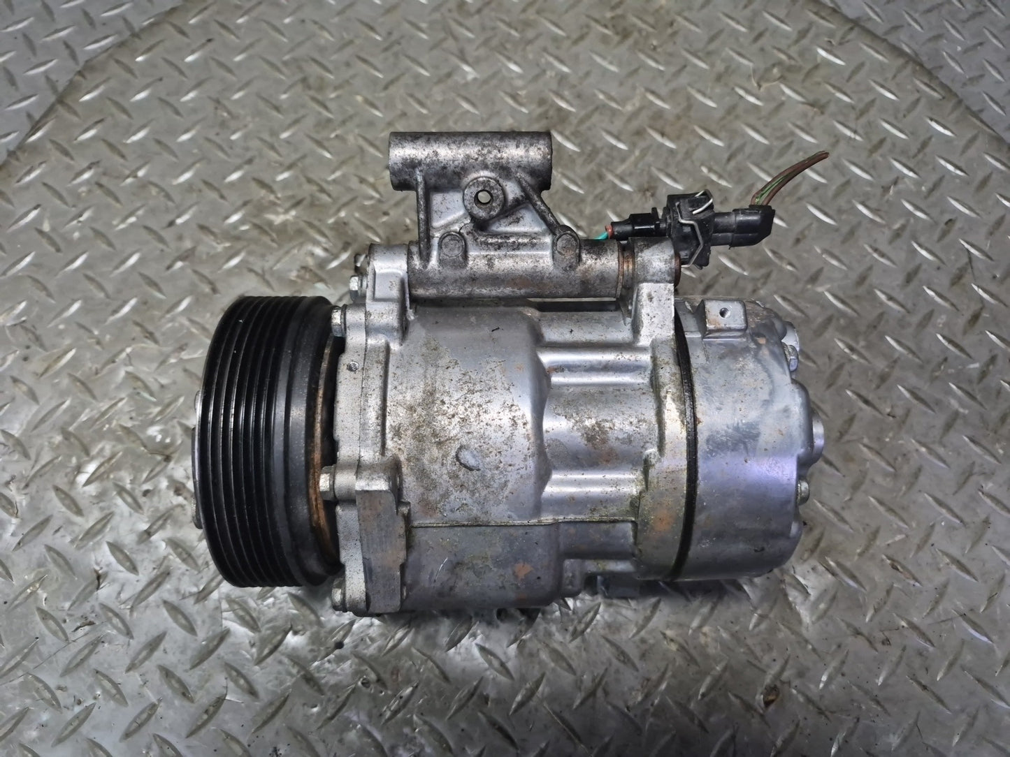 01-03 VW Eurovan T4 2.8L AXK A/C Air Condition Compressor OEM