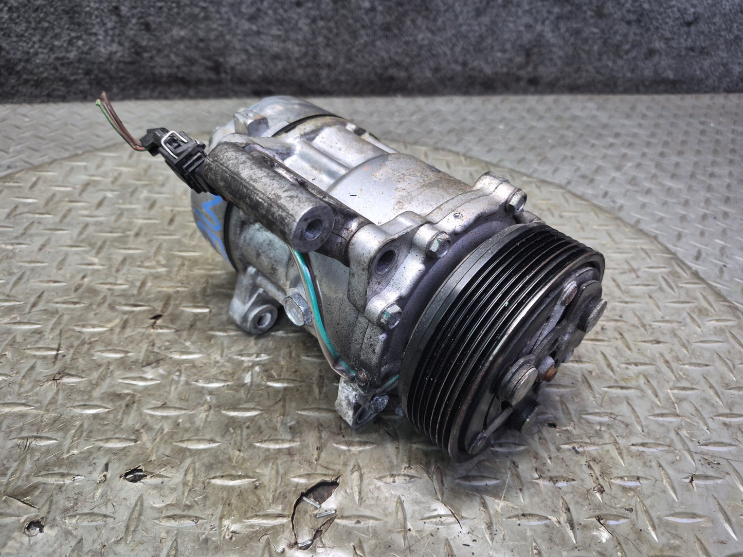 01-03 VW Eurovan T4 2.8L AXK A/C Air Condition Compressor OEM