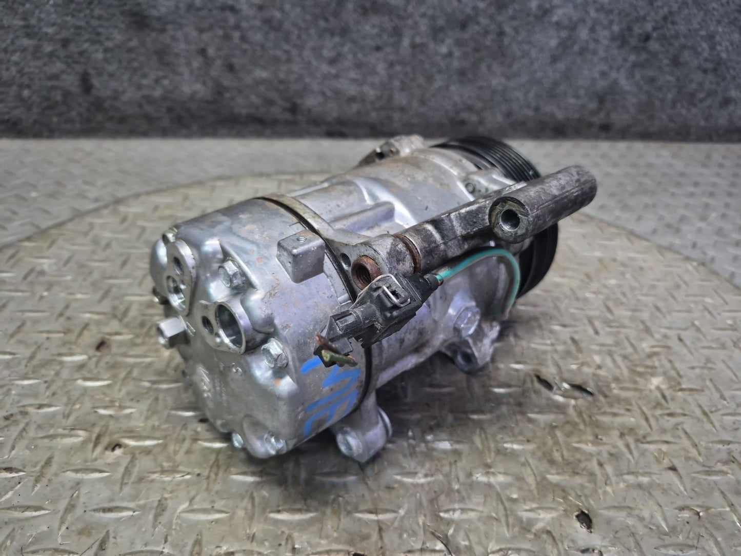 01-03 VW Eurovan T4 2.8L AXK A/C Air Condition Compressor OEM