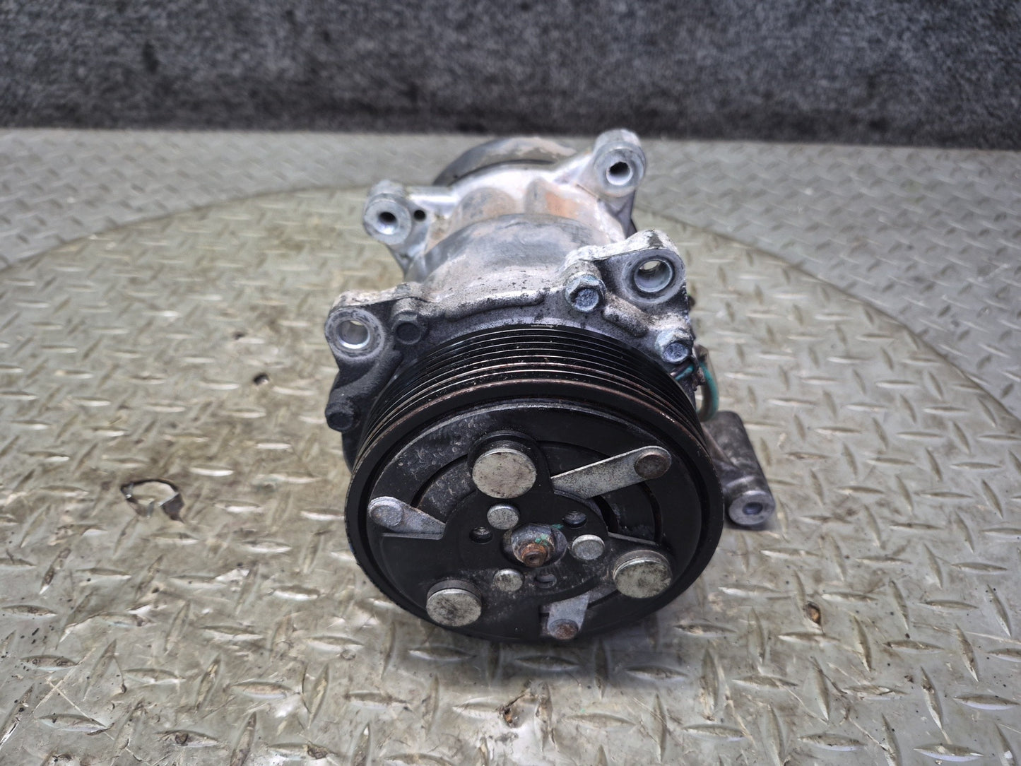 01-03 VW Eurovan T4 2.8L AXK A/C Air Condition Compressor OEM