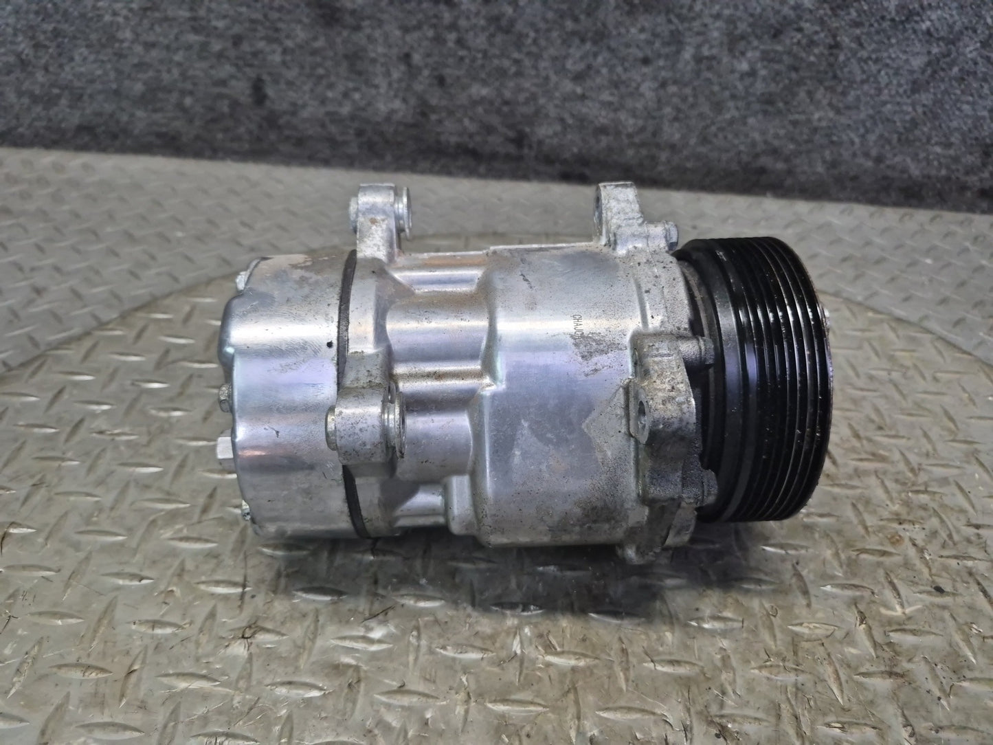 01-03 VW Eurovan T4 2.8L AXK A/C Air Condition Compressor OEM