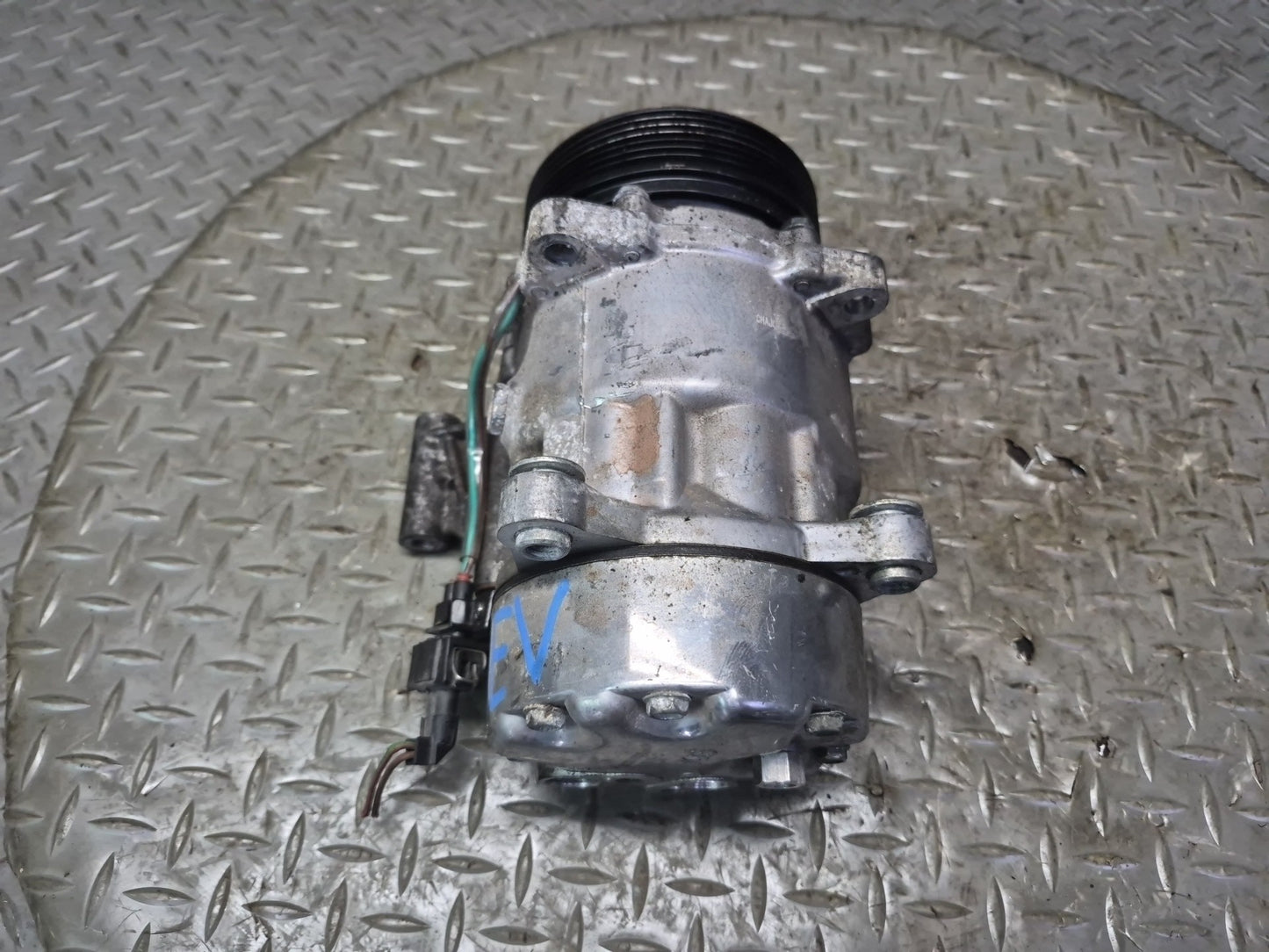 01-03 VW Eurovan T4 2.8L AXK A/C Air Condition Compressor OEM