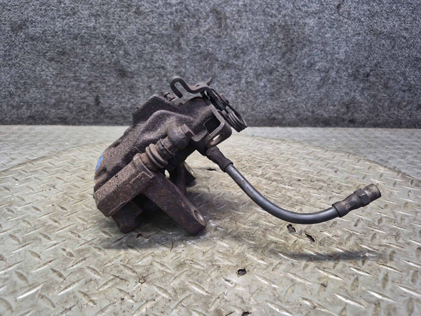 01-03 VW Eurovan T4 2.8L FWD Set of 2 Rear Left & Right Brake Caliper OEM