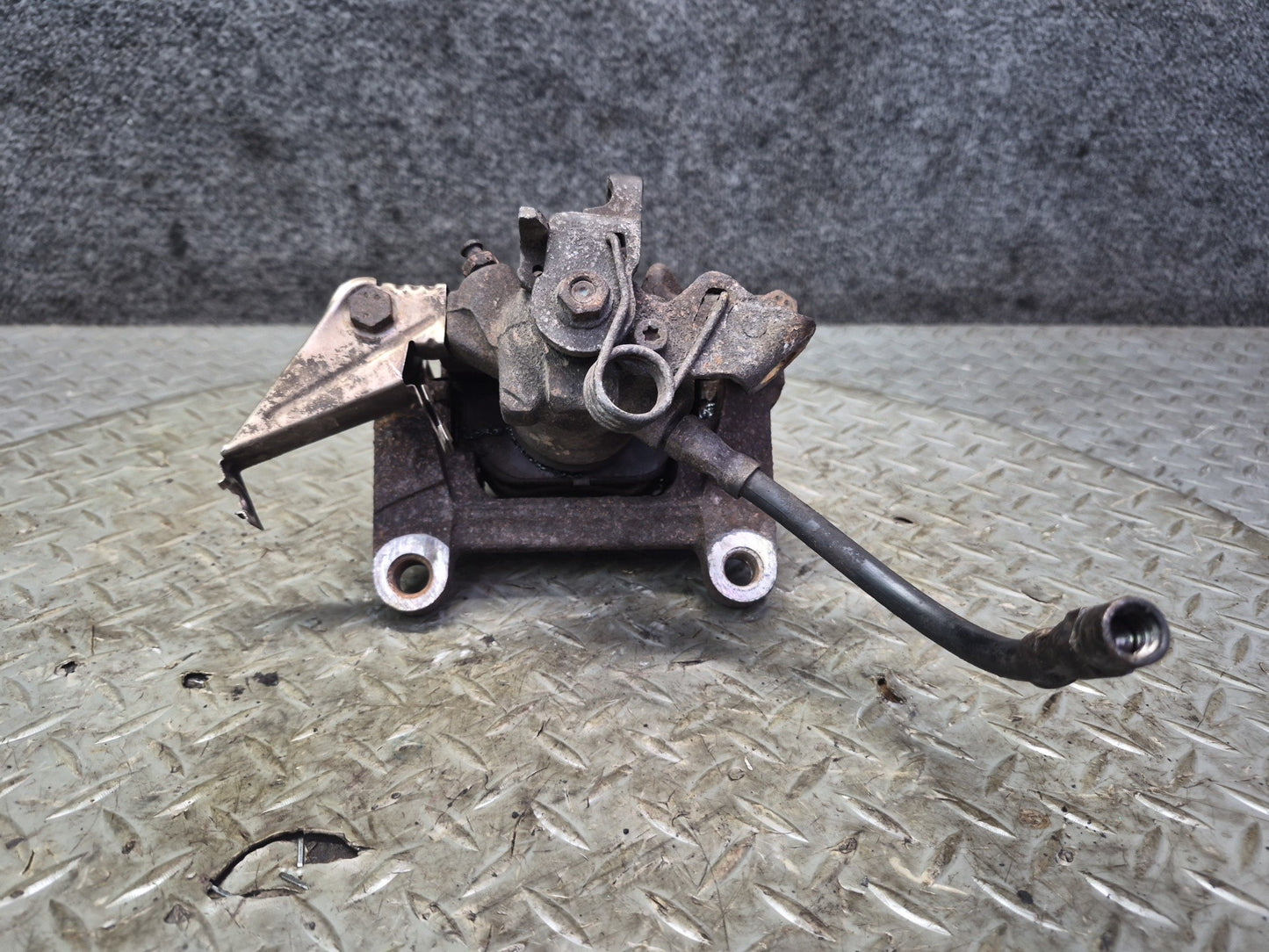 01-03 VW Eurovan T4 2.8L FWD Set of 2 Rear Left & Right Brake Caliper OEM