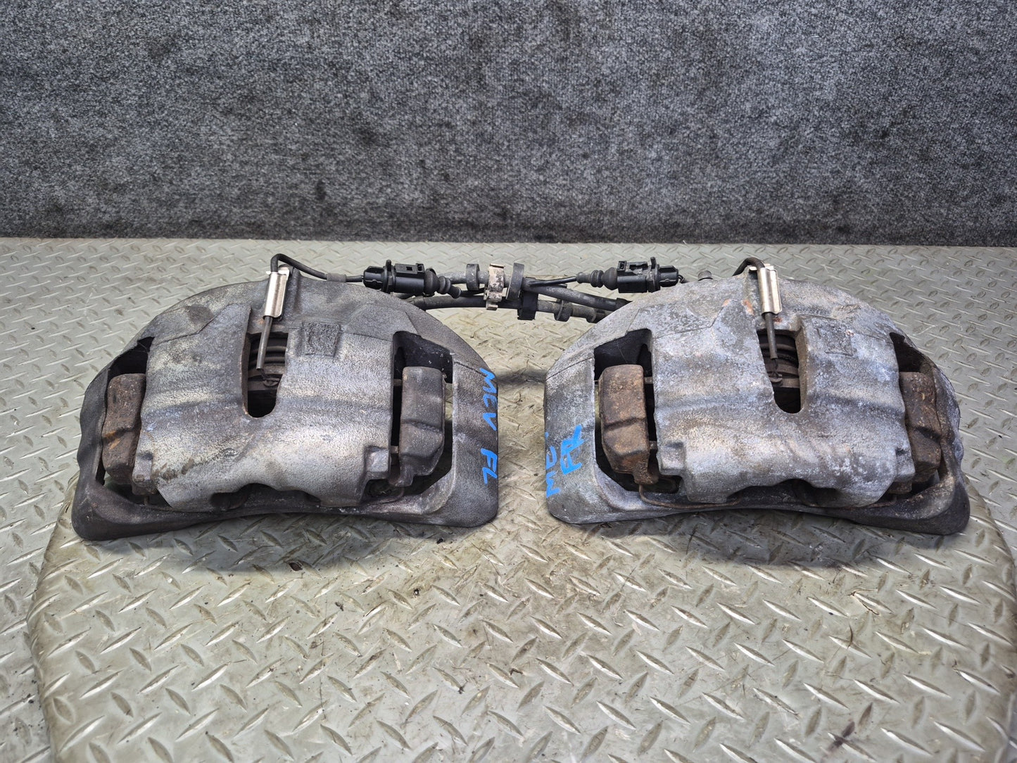 01-03 VW Eurovan T4 2.8L FWD Set of 2 Front Left & Right Brake Caliper 108K OEM