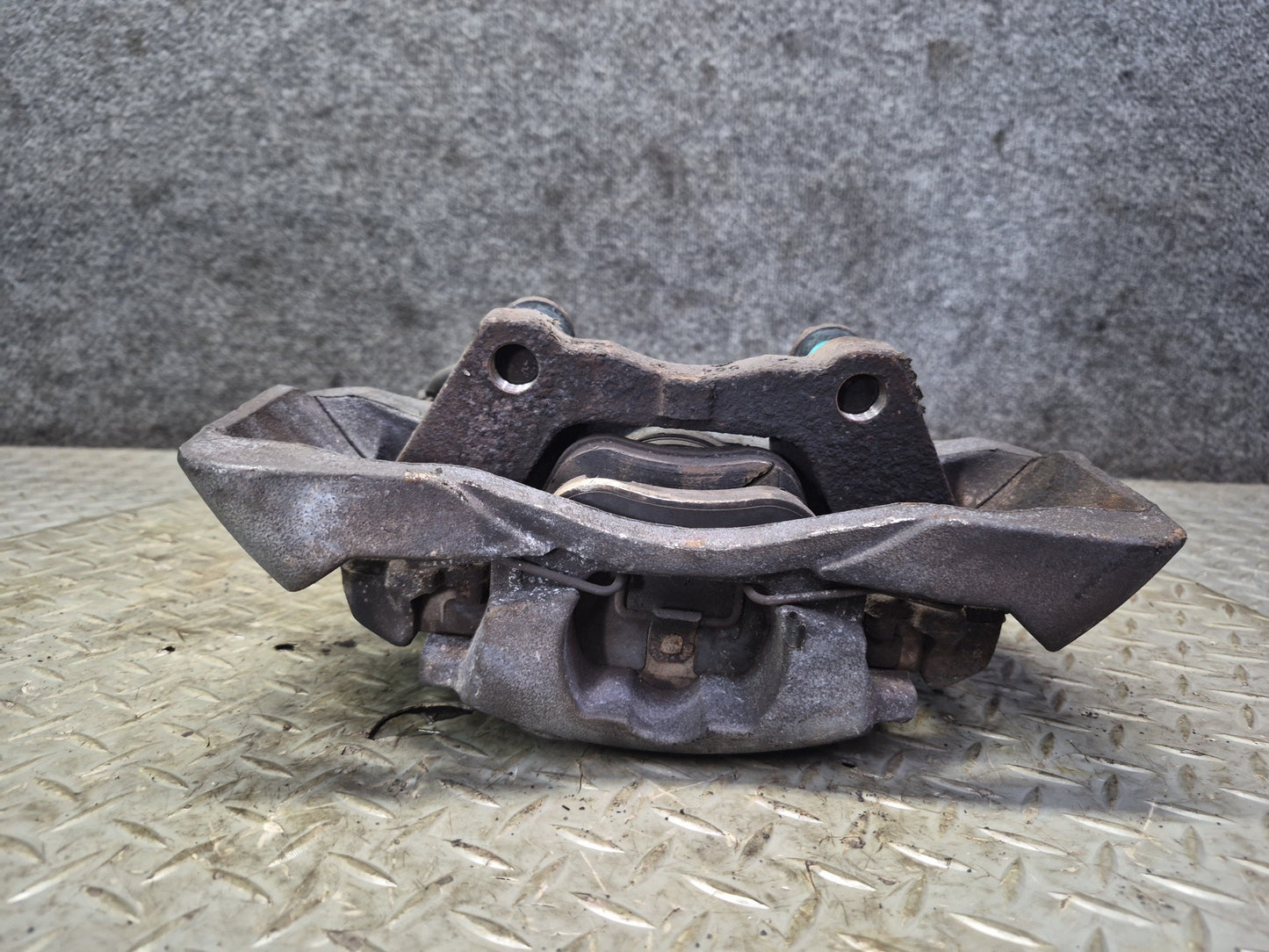 01-03 VW Eurovan T4 2.8L FWD Set of 2 Front Left & Right Brake Caliper 108K OEM